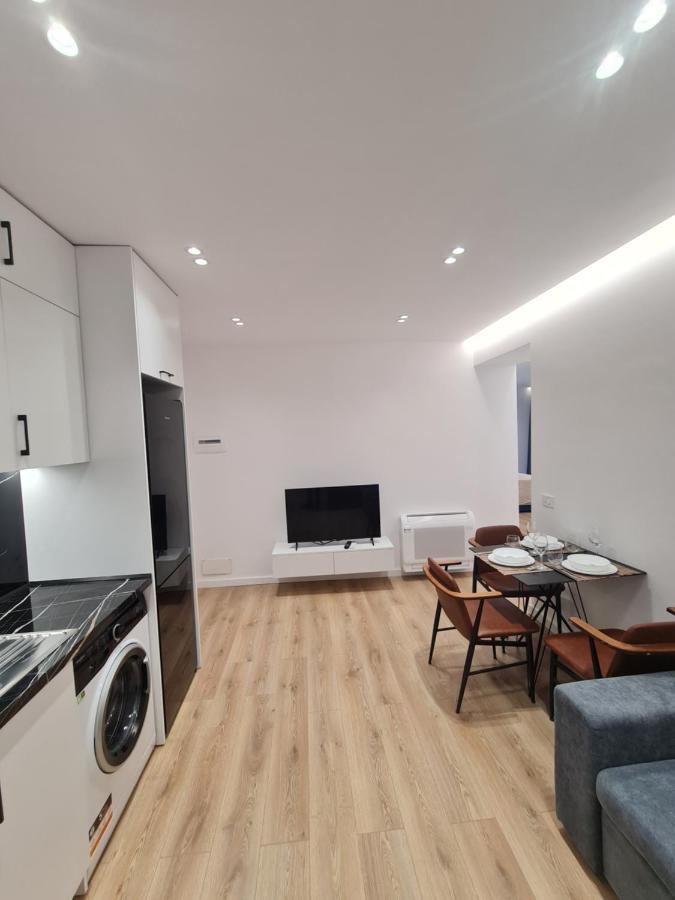 Am Luxury Apartment Tirana Exterior foto